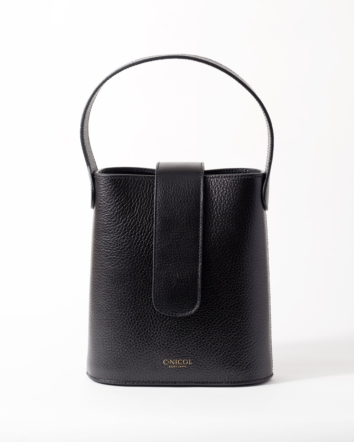 Holly (black)